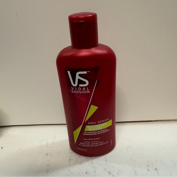 Vidal Sassoon Sculpted Waves Shampoo 12 OZ - Picture 1 of 3
